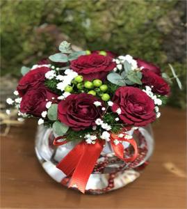Cam Fanusta Kırmızı Gül Aranjmanı nin resmi