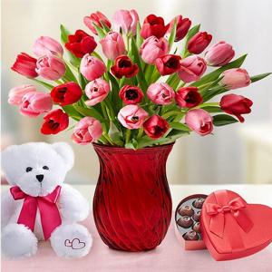 En Tatlı Aşk Laleleri 30 Adet Karışık Renkli Lale Aranjmanı nin resmi