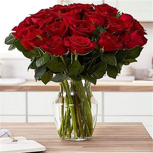 Hayalimdeki Aşk Cam Vazoda 30 Kırmızı Gül nin resmi