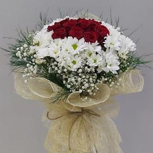 Papatya ve Güllerin Aşkı  Papatya ve Gül Buketi nin resmi