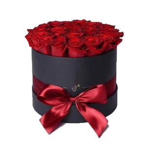 Özelsin Kutuda Kırmızı Güller nin resmi