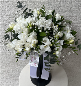 Kokulu Beyaz Frezya Aranjmanı