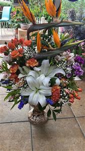 starliçe ve zambaklı renkli aranjman