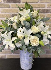 lisyantuslu güllü lilyumlu aranjman